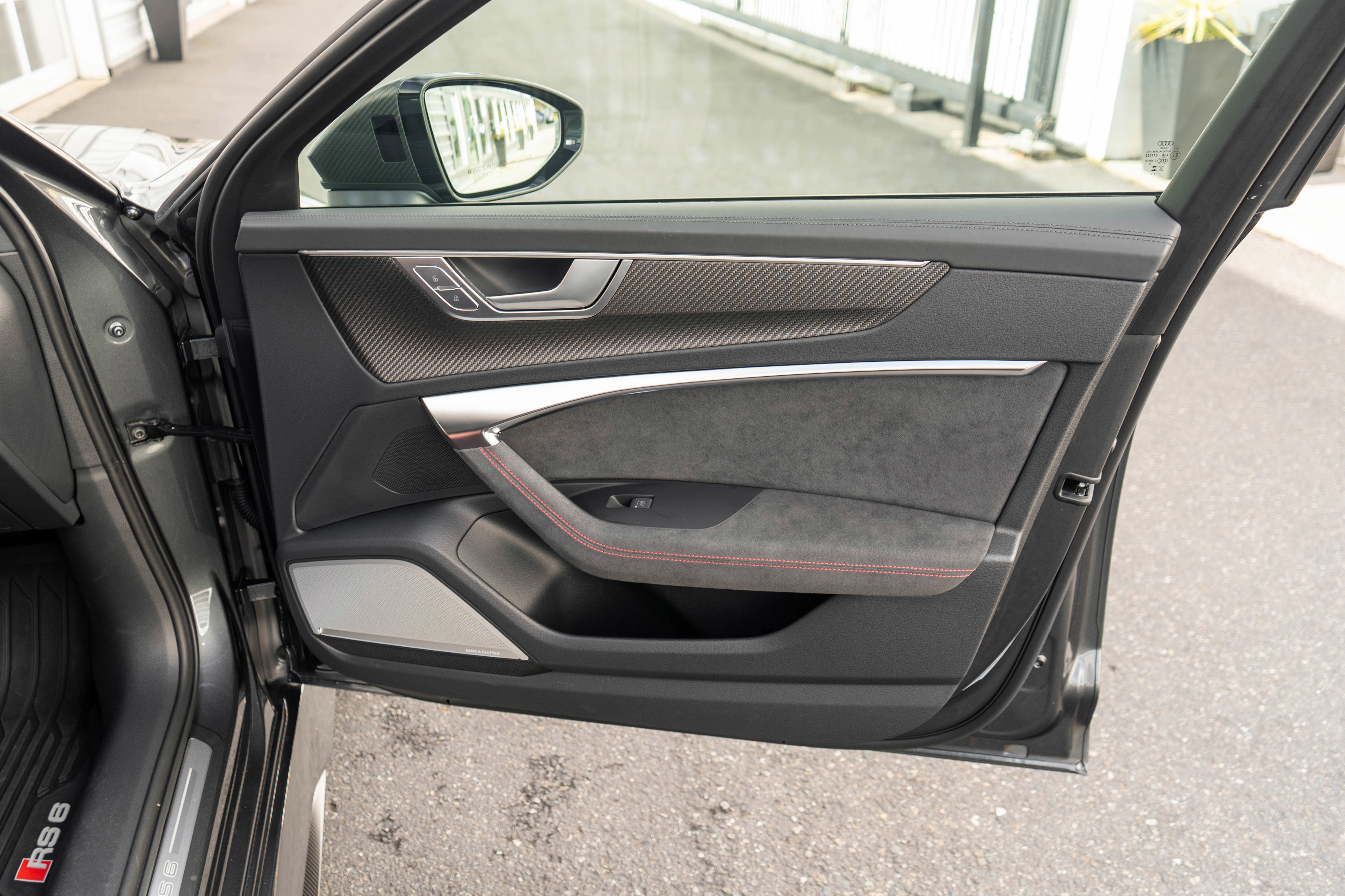 Used 2025 Audi RS 6 performance image 30