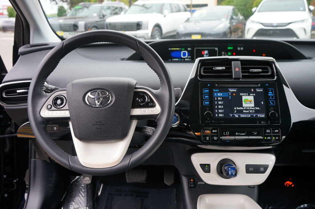 Used 2016 Toyota Prius Four w/ Advanced Technology Package FWD image 20