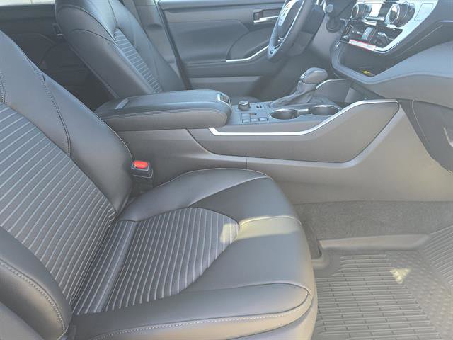 New 2026 Toyota Highlander XSE image 15
