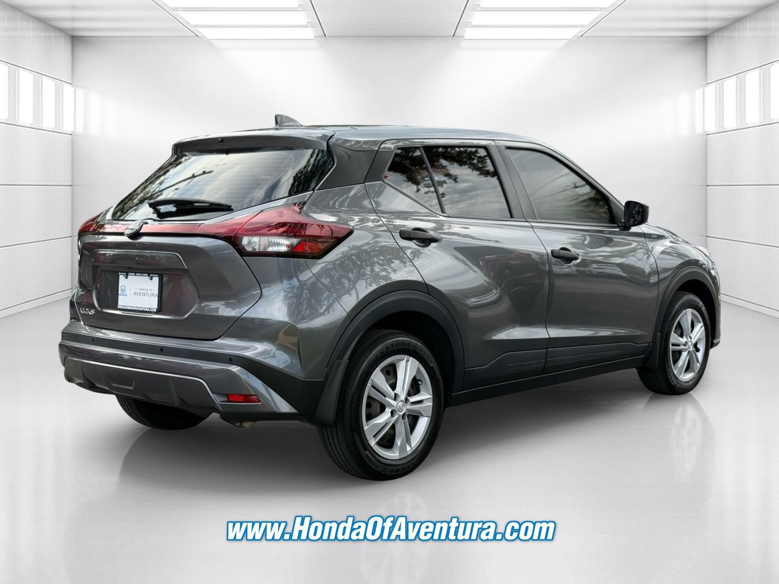 Used 2024 Nissan Kicks S FWD image 5