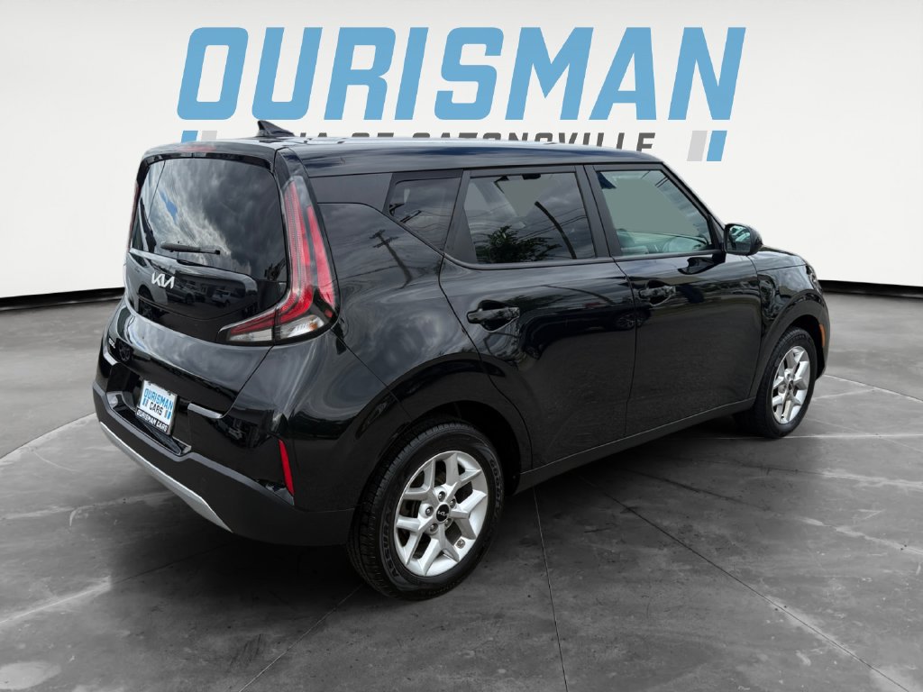 Used 2024 Kia Soul LX w/ Option Group 015 FWD image 6
