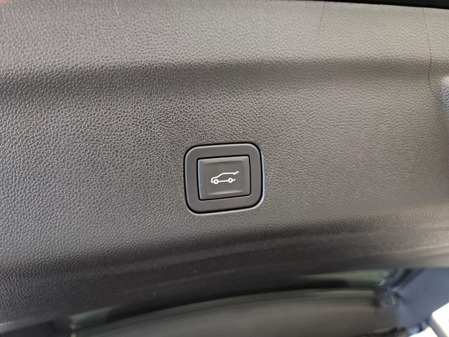 New 2026 GMC Yukon Denali Ultimate AWD/4WD image 14
