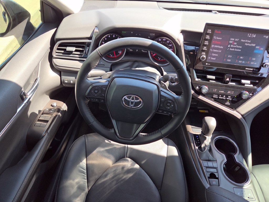 Used 2024 Toyota Camry XSE FWD image 4