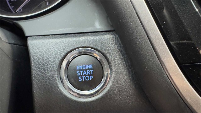 Used 2022 Toyota Camry SE image 25