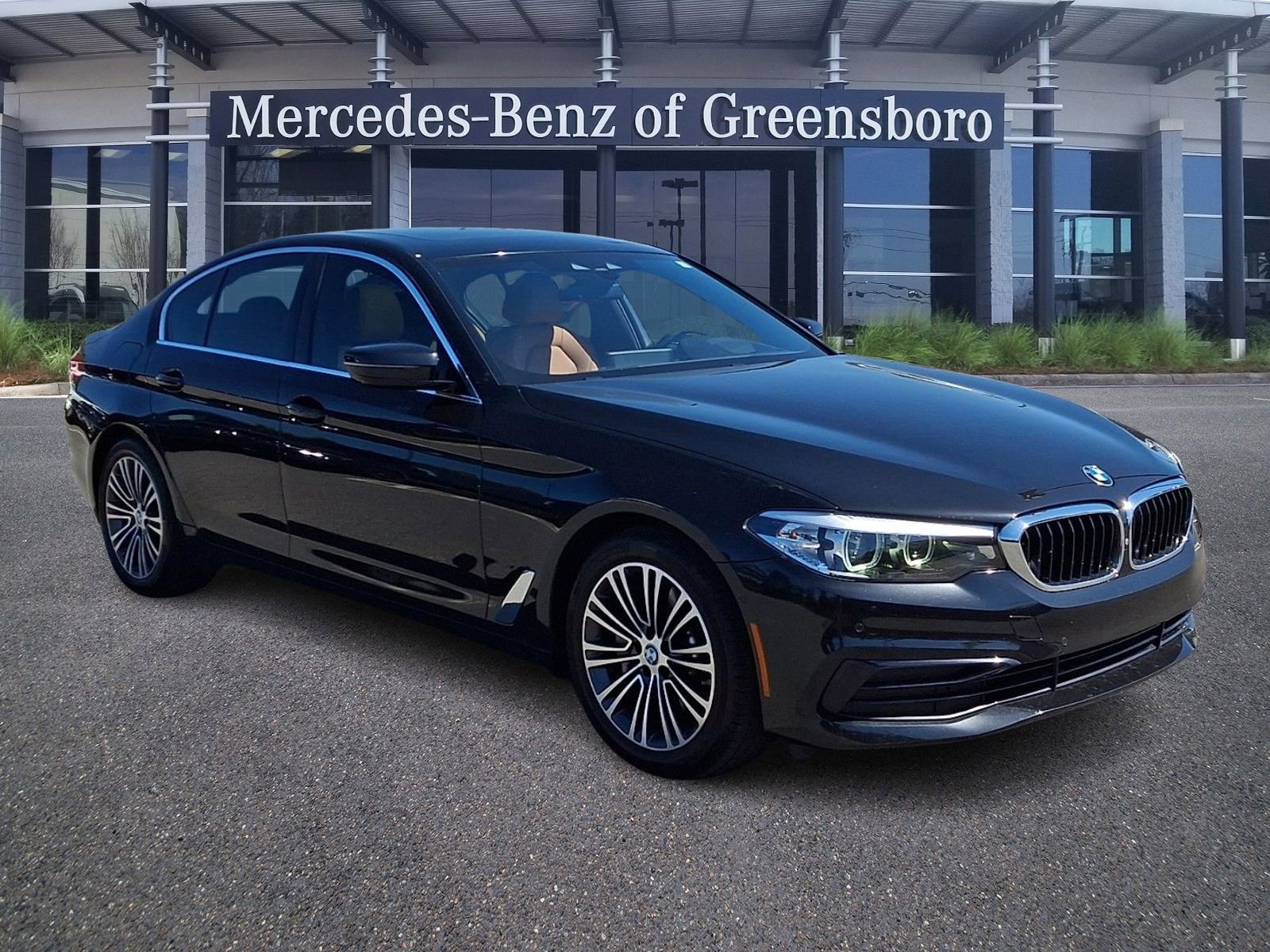 Used 2019 BMW 530i w/ Premium Package RWD image 3