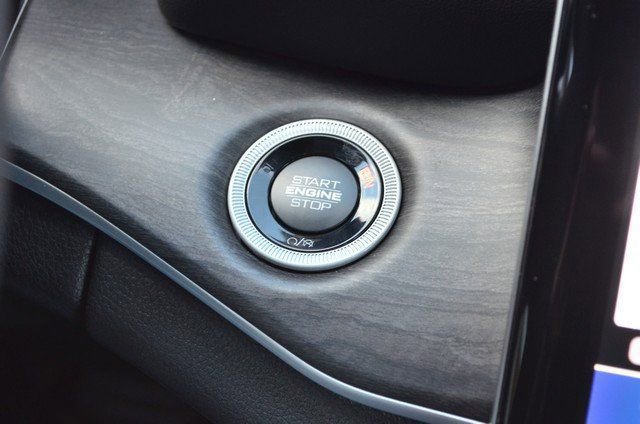 New 2025 Jeep Grand Cherokee Limited w/ Luxury Tech Group II image 24