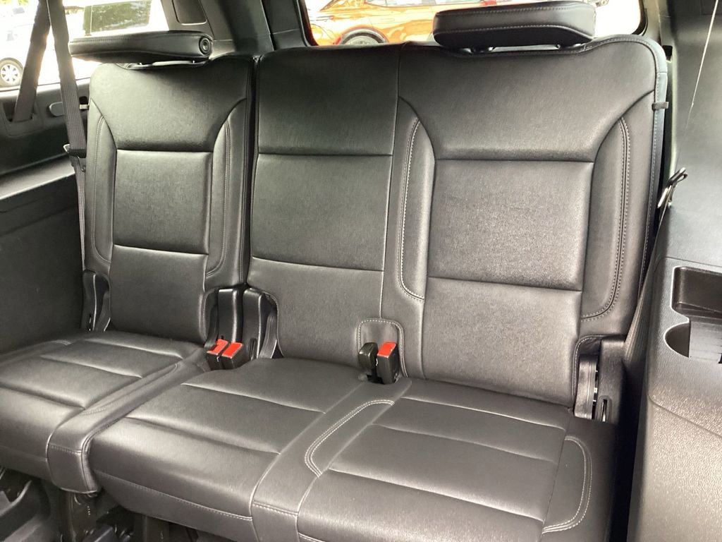 Used 2025 Chevrolet Suburban Z71 AWD/4WD image 15