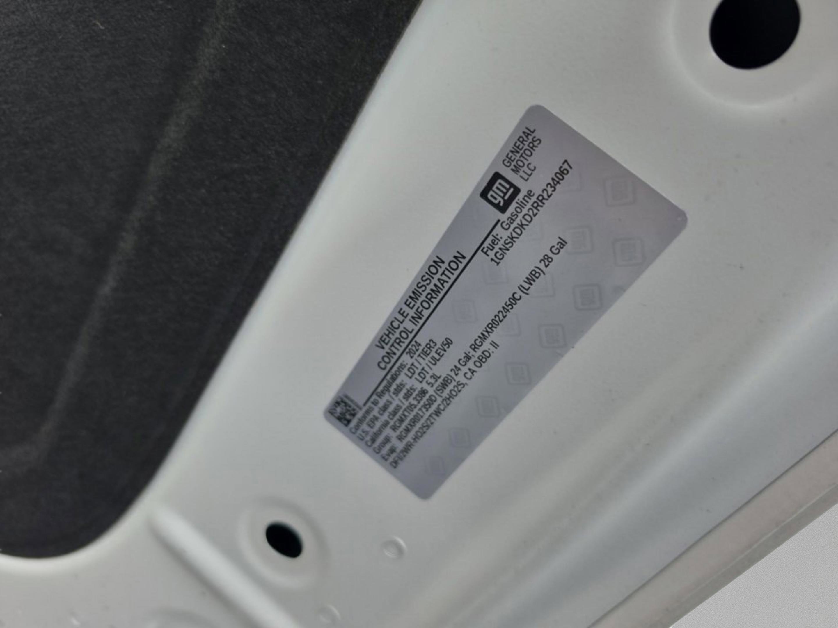 Used 2024 Chevrolet Suburban Z71 image 12