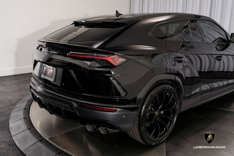 Used 2021 Lamborghini Urus image 20