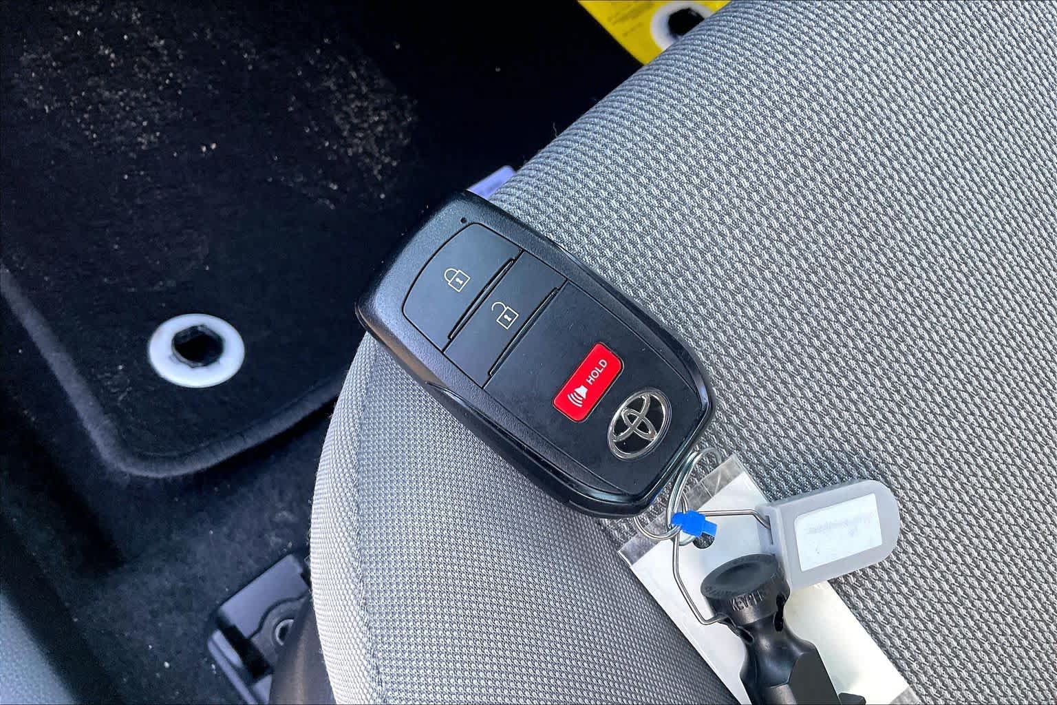 Used 2026 Toyota Prius LE FWD image 11