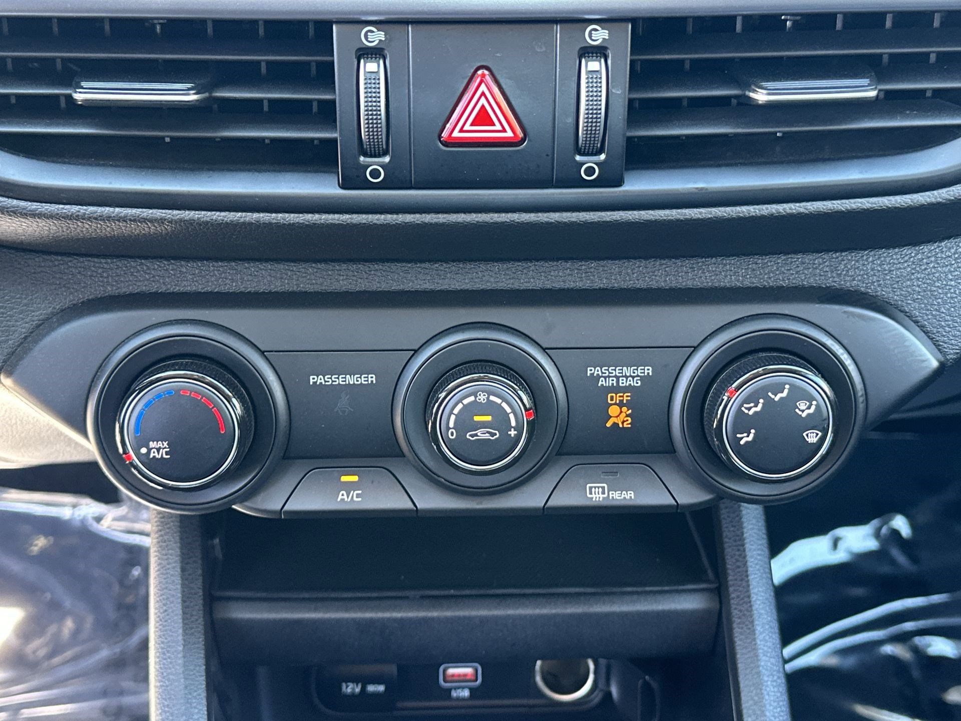 Used 2023 Kia Forte LXS w/ LXS Technology Package image 16