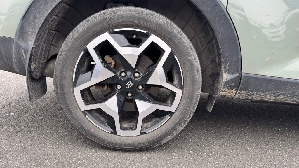 Used 2023 Hyundai Santa Cruz Limited image 17