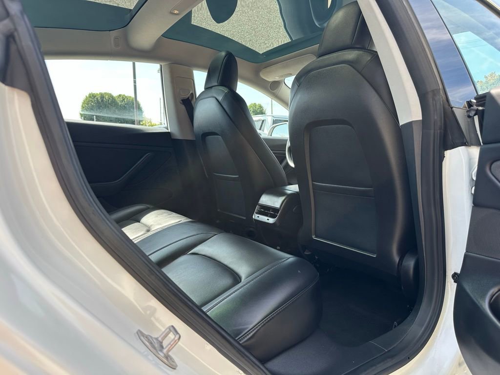 Used 2018 Tesla Model 3 Mid Range image 29