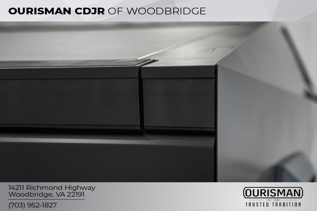 Used 2024 Tesla Cybertruck AWD Crew Cab image 9