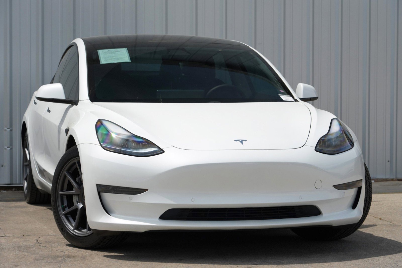 Used 2021 Tesla Model 3 Standard Range Plus image 2