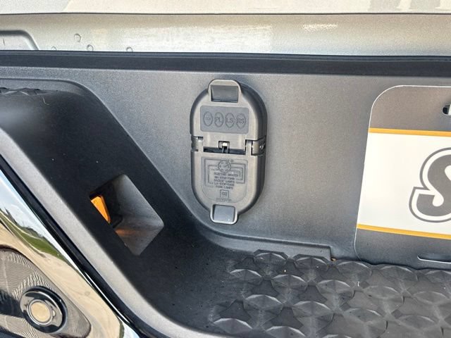 Used 2024 Chevrolet Colorado ZR2 w/ ZR2 Convenience Package III AWD/4WD image 28