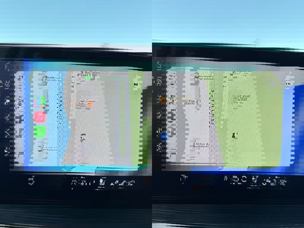 Certified 2025 Buick Envision Sport Touring image 15