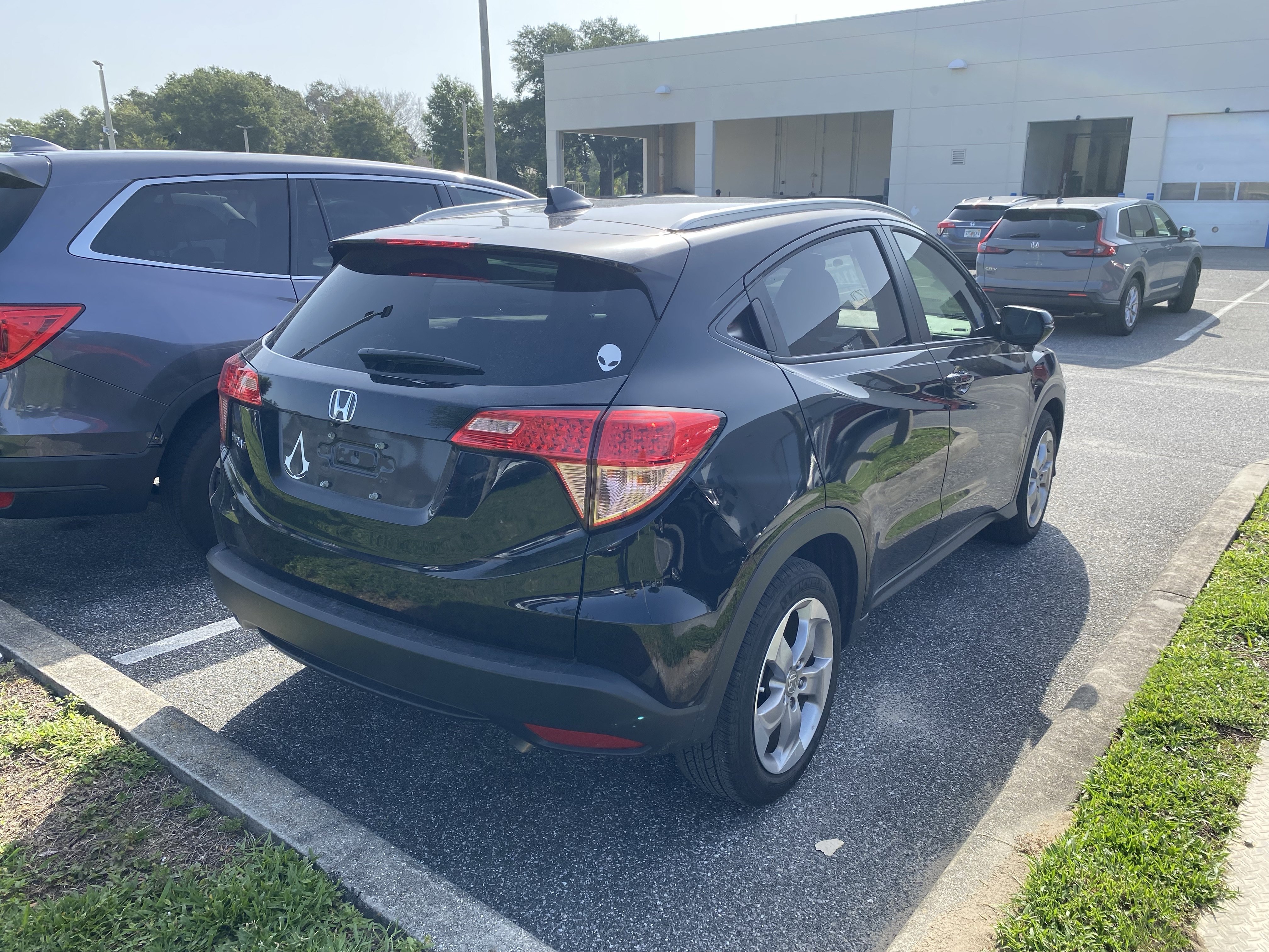 Used 2017 Honda HR-V EX-L image 8