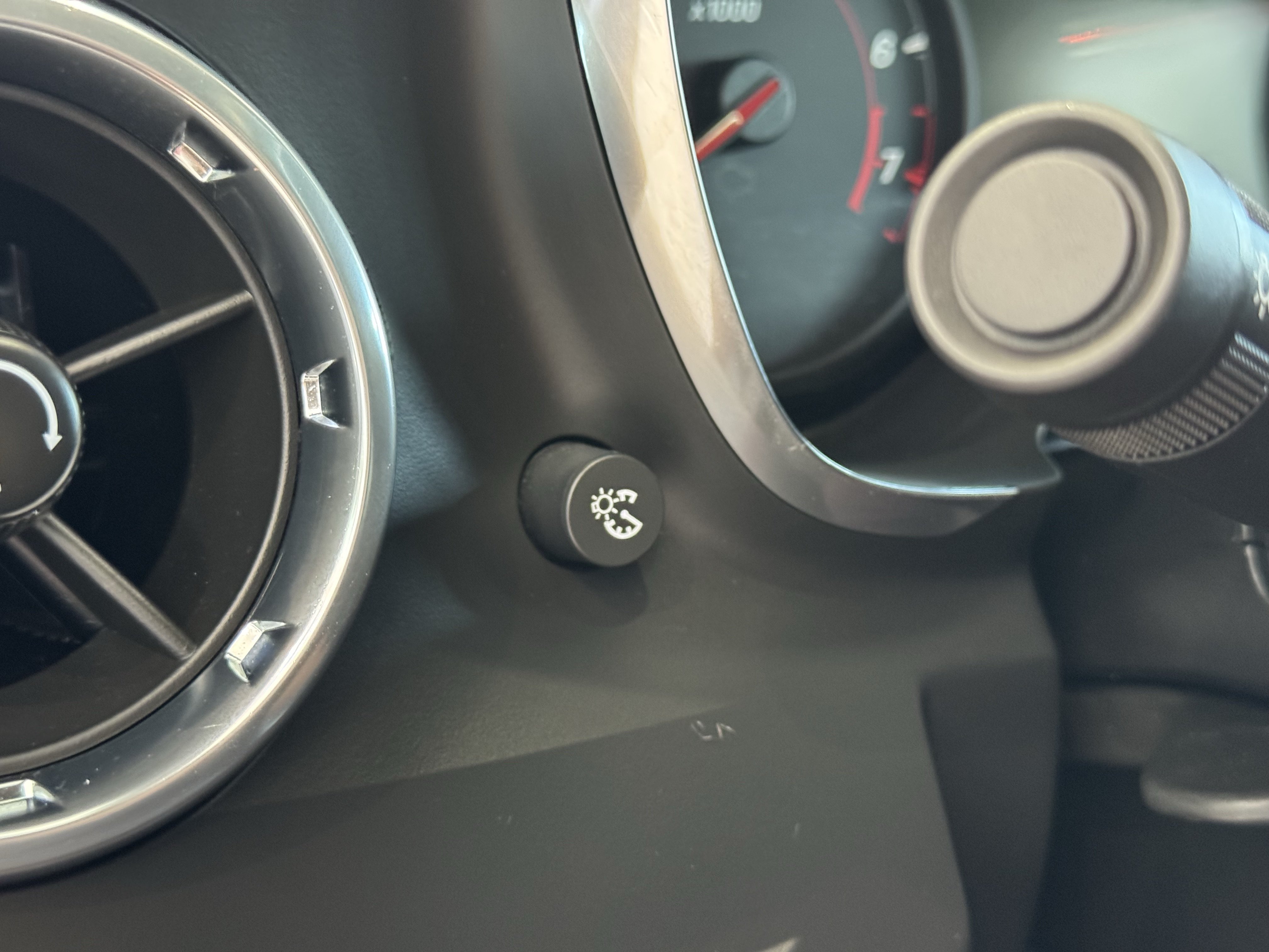 Used 2018 Chevrolet Camaro SS RWD image 25