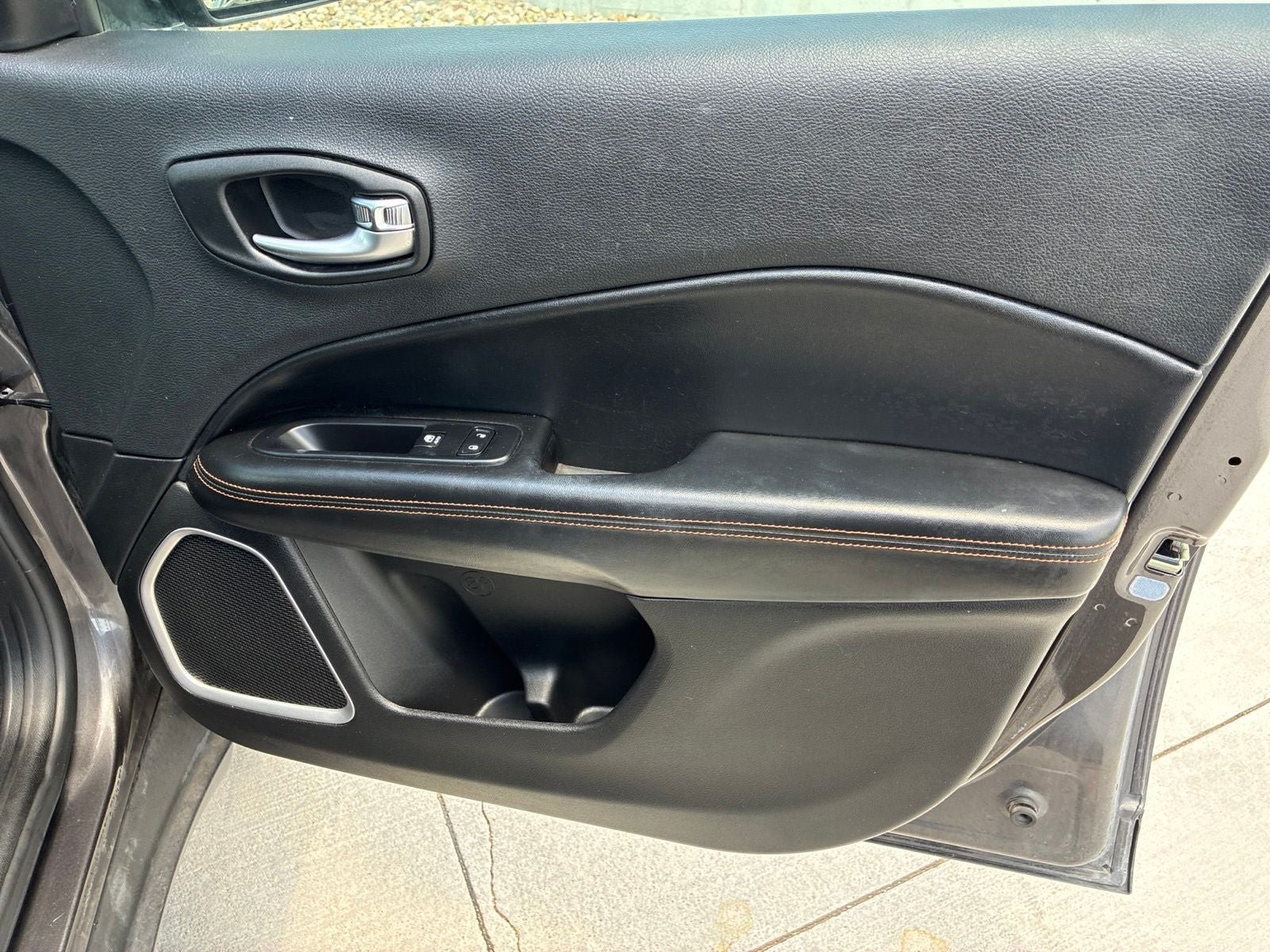 Used 2018 Jeep Compass Limited AWD/4WD image 18