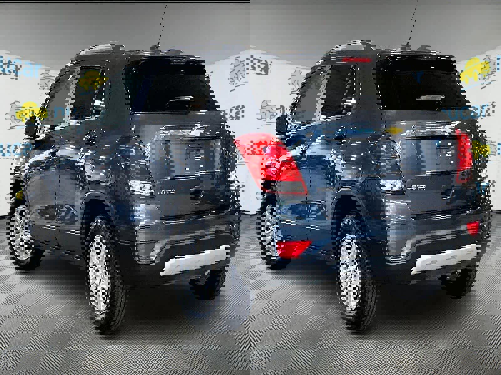 Used 2022 Chevrolet Trax LT w/ LT Convenience Package image 4