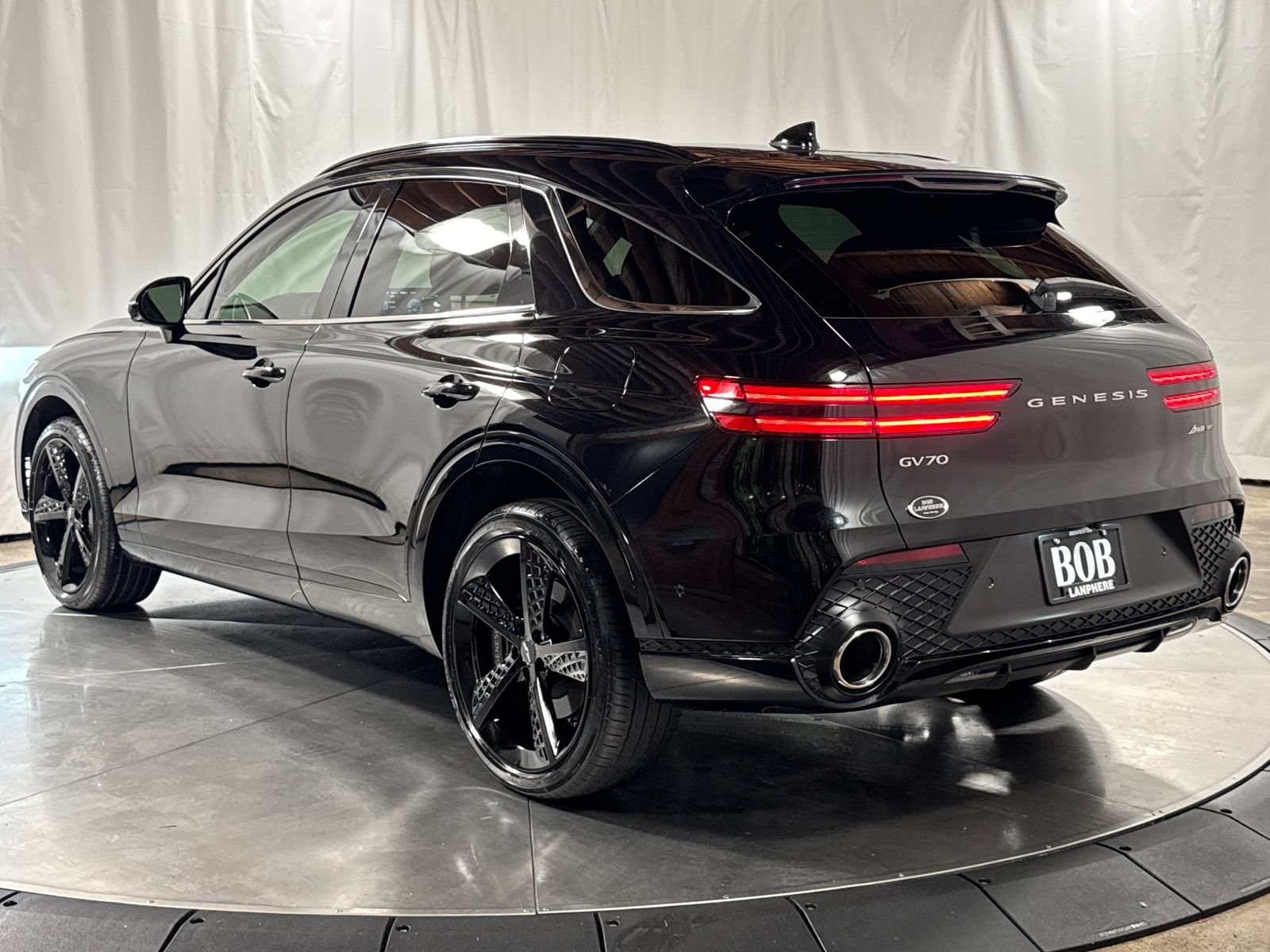 Used 2025 Genesis GV70 3.5T Sport w/ Sport Advanced Package AWD/4WD image 9