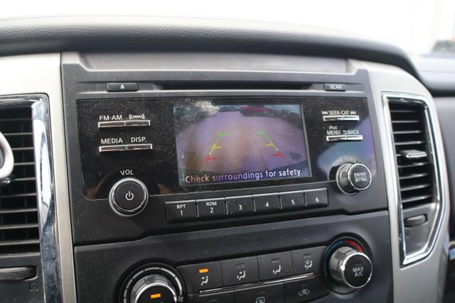 Used 2018 Nissan Titan SV AWD/4WD image 14