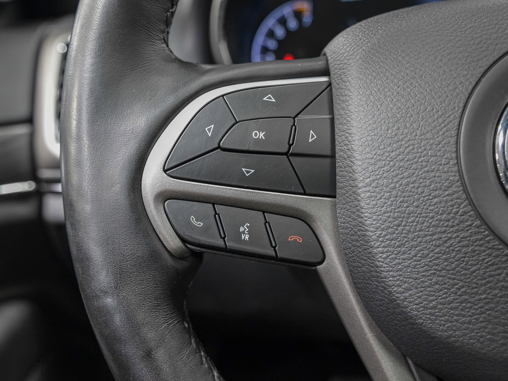 Used 2021 Jeep Grand Cherokee Limited image 19