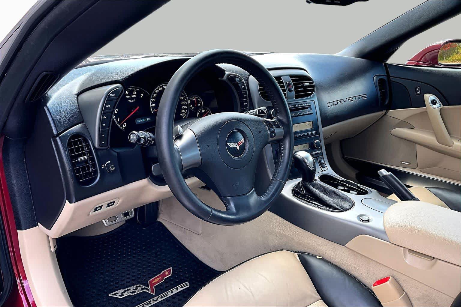 Used 2007 Chevrolet Corvette Coupe w/ Preferred Equipment Group RWD image 17