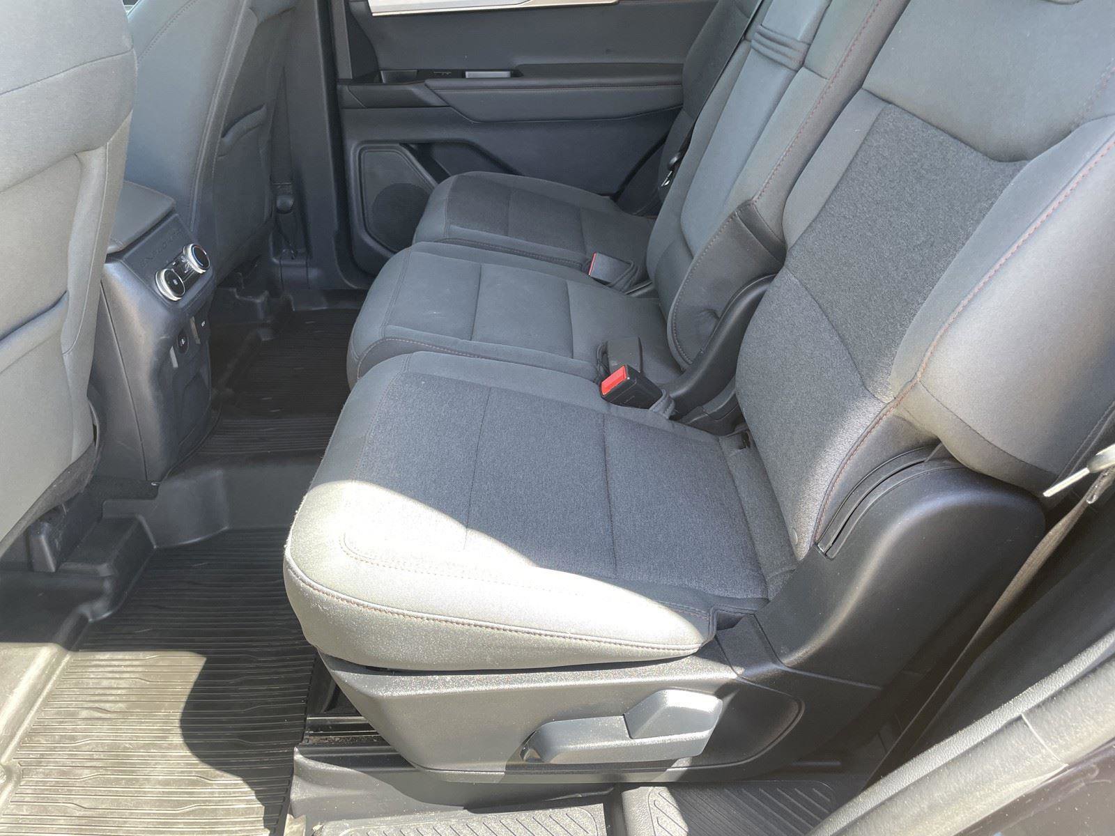 Used 2025 Ford Explorer Active image 22