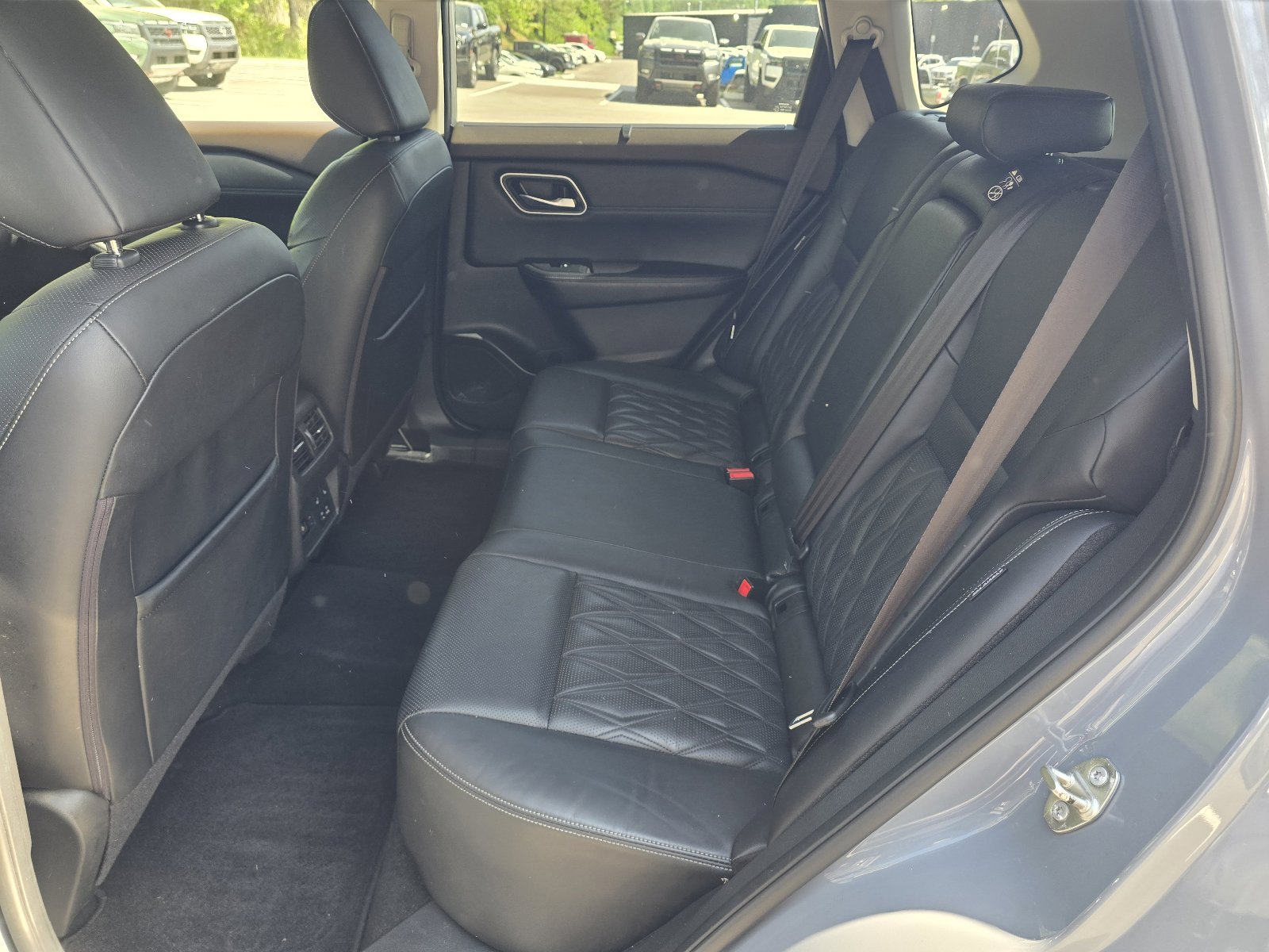 Used 2021 Nissan Rogue Platinum image 10