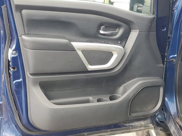 Used 2017 Nissan Titan SV AWD/4WD image 10