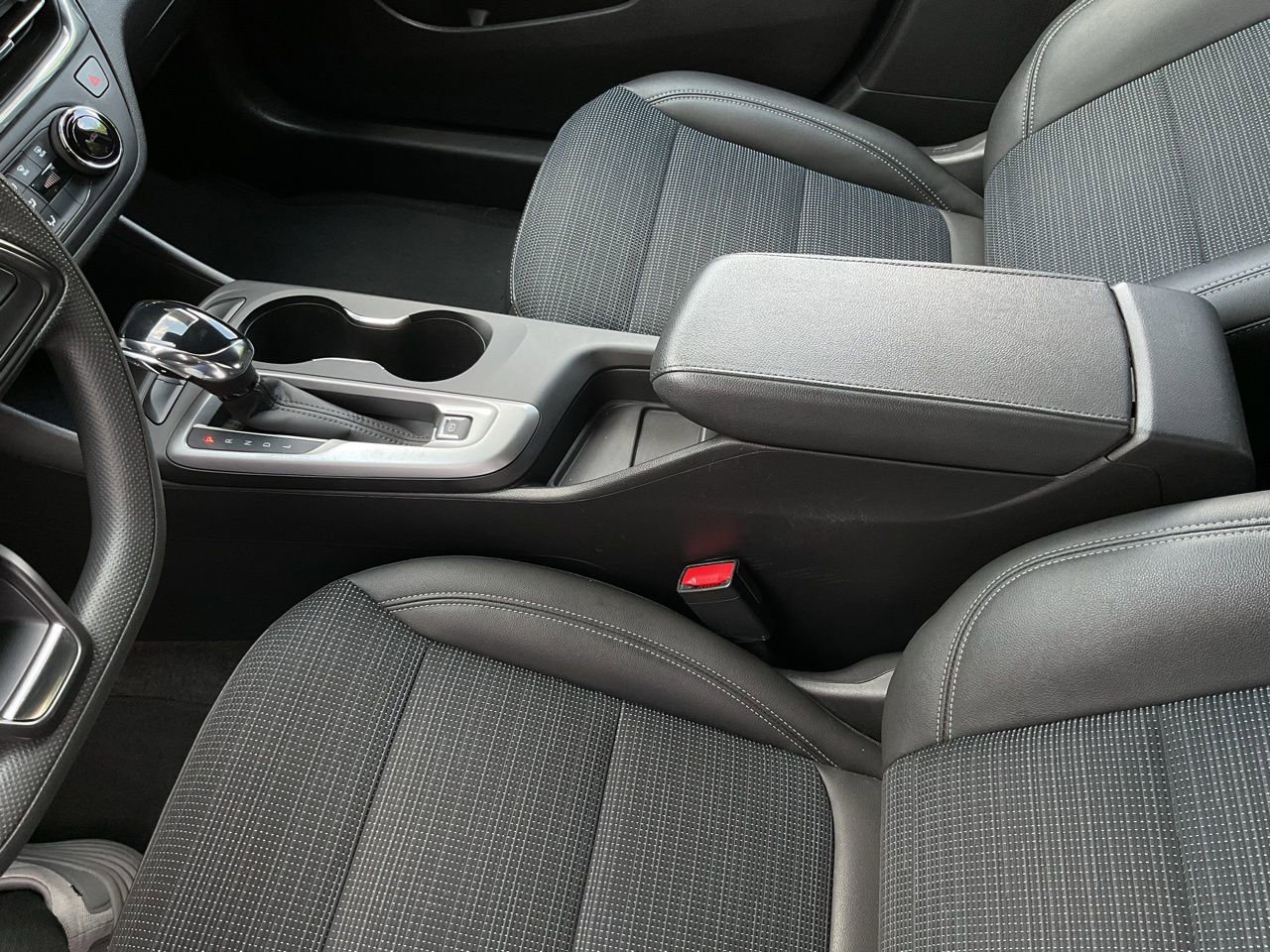 Used 2025 Buick Envista Preferred image 34