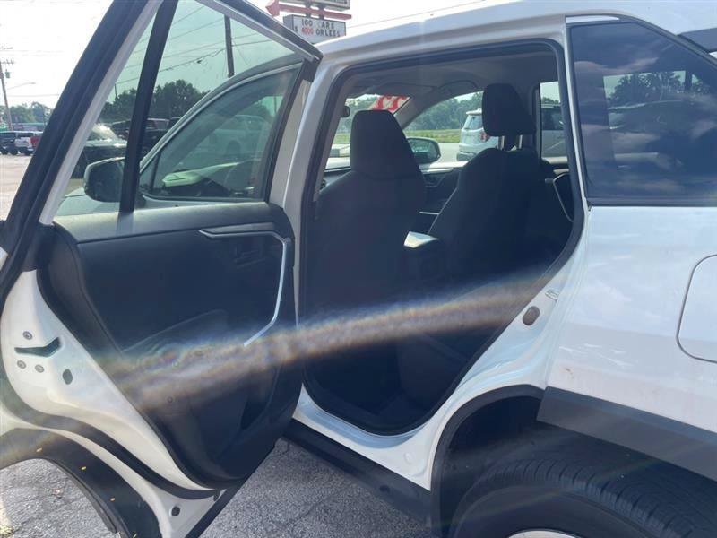 Used 2022 Toyota RAV4 LE FWD image 7