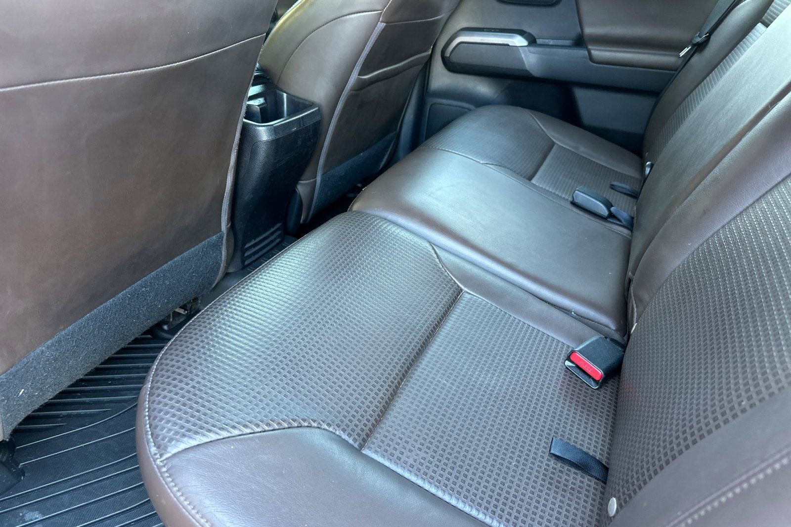 Used 2016 Toyota Tacoma Limited w/ Towing Package image 11