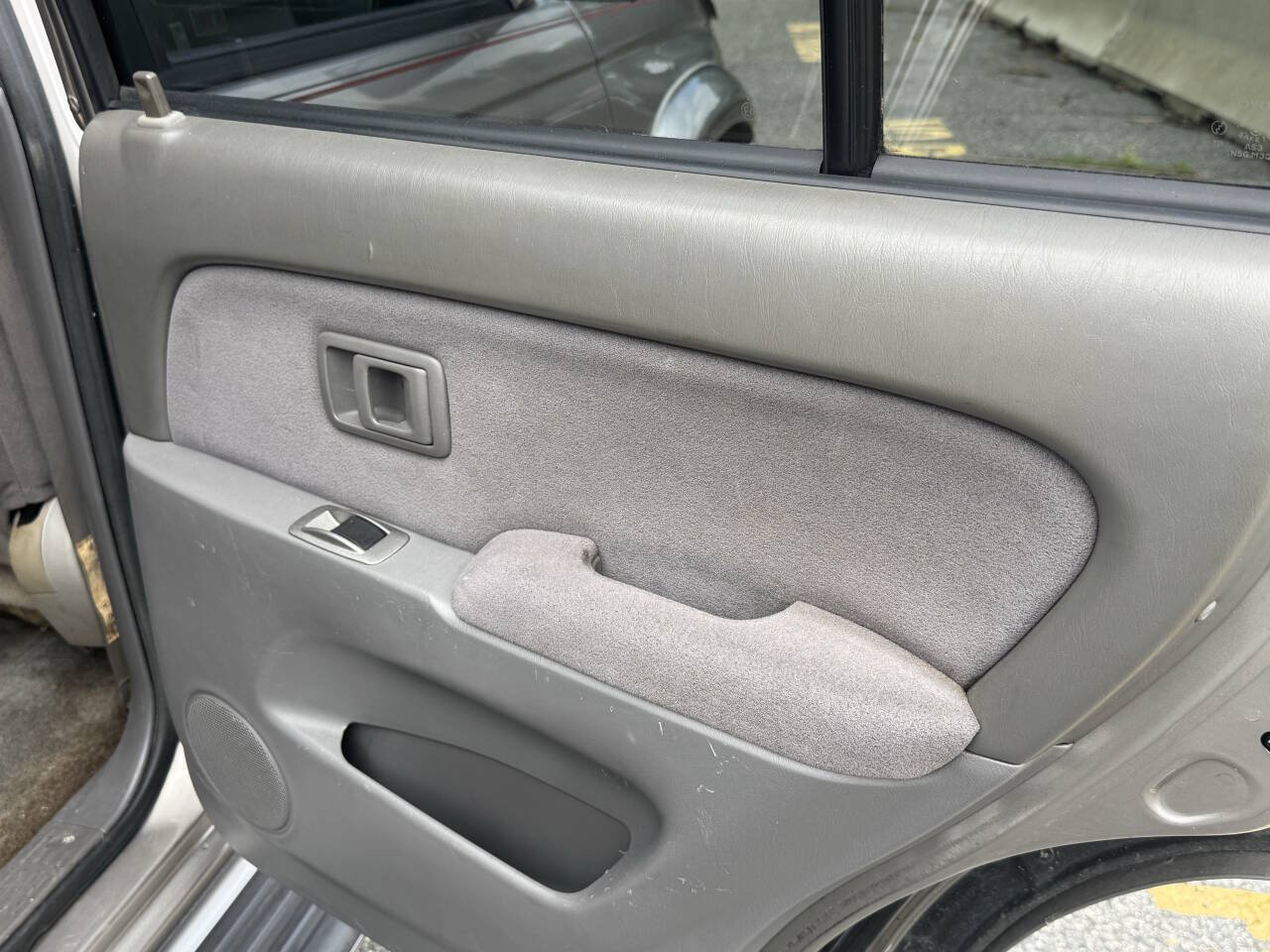 Used 2002 Toyota 4Runner SR5 AWD/4WD image 16