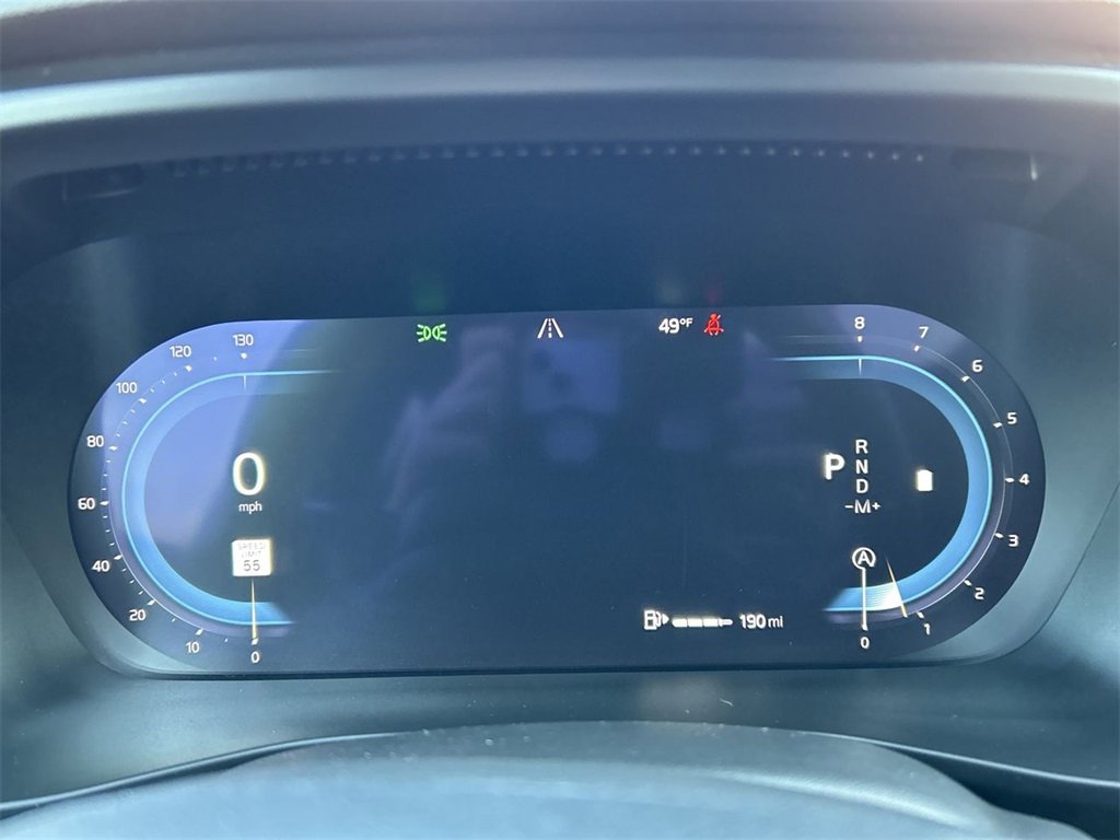 Used 2024 Volvo XC40 B5 Plus image 19