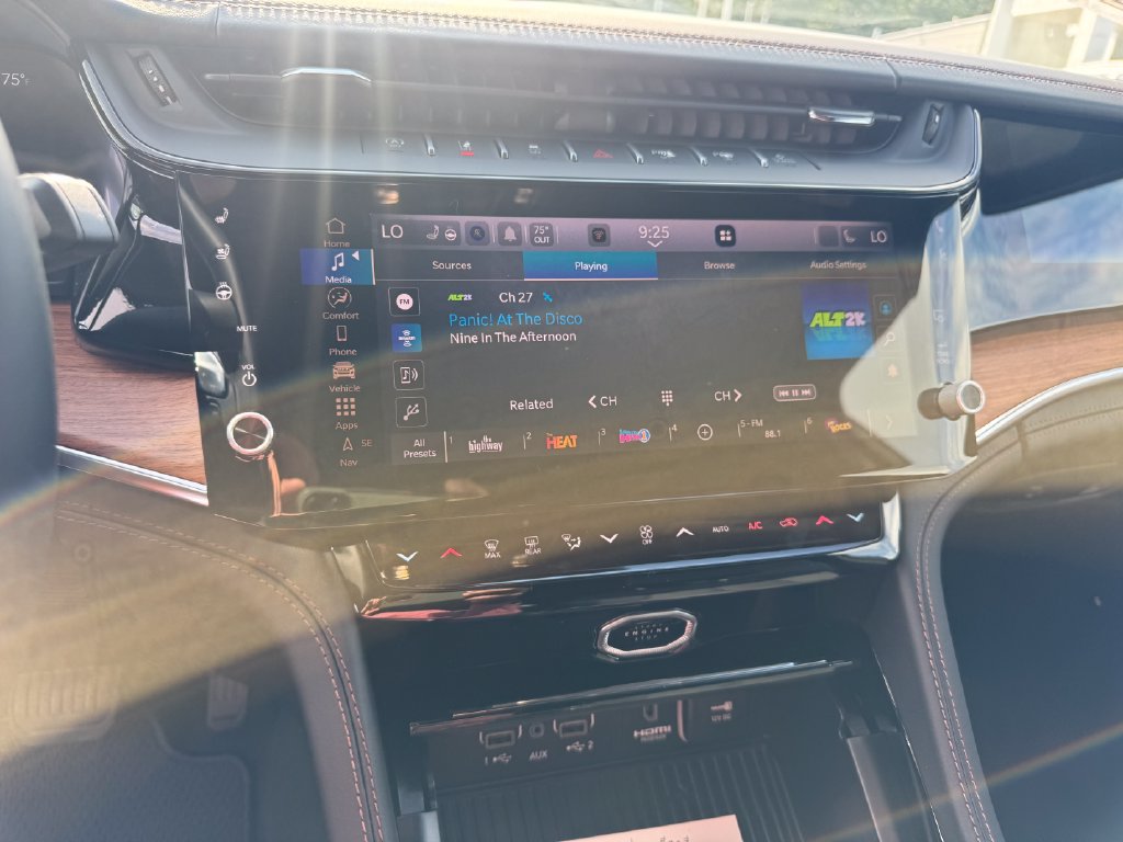 New 2027 Jeep Grand Cherokee Summit AWD/4WD image 10