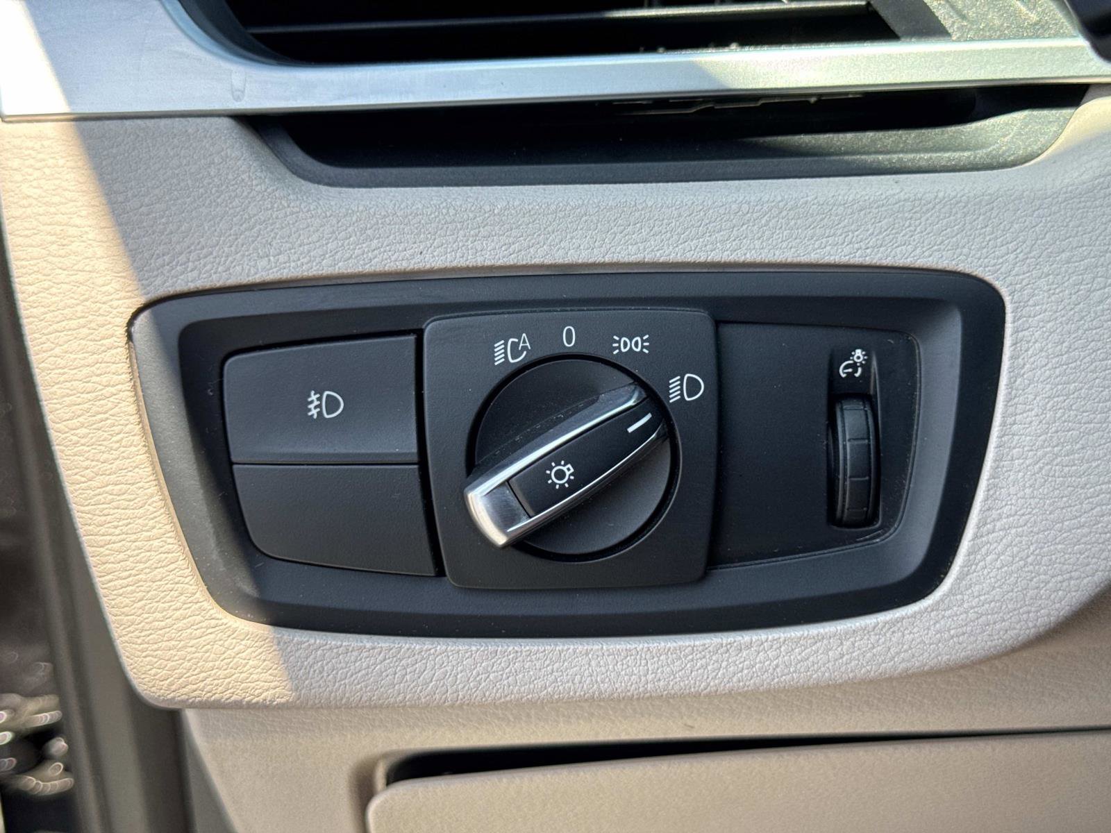Used 2019 BMW X1 sDrive28i FWD image 18