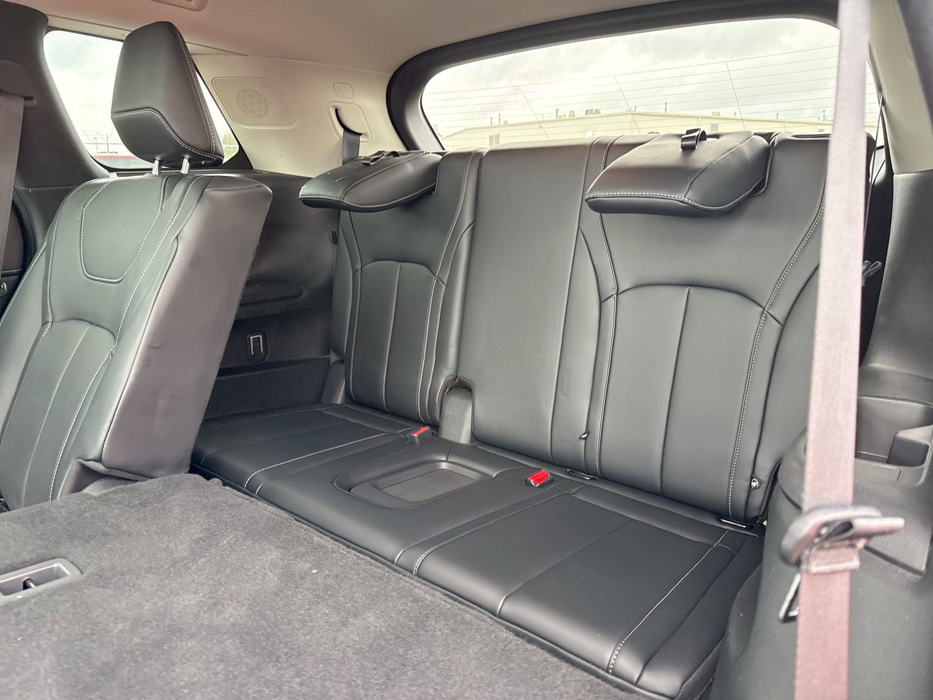 Used 2023 INFINITI QX60 Luxe w/ Cargo Package FWD image 25