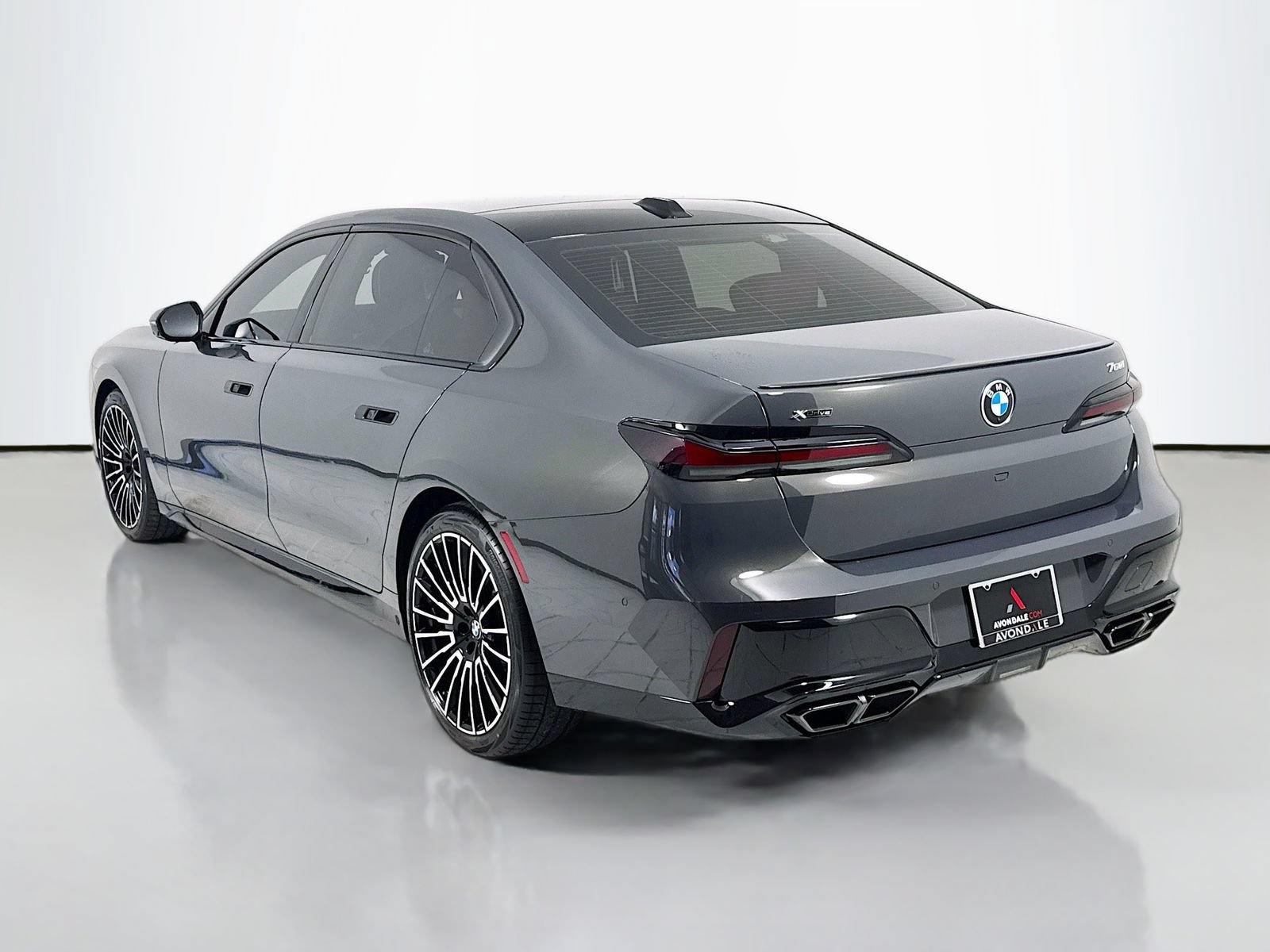 Used 2026 BMW 760i xDrive AWD/4WD image 5