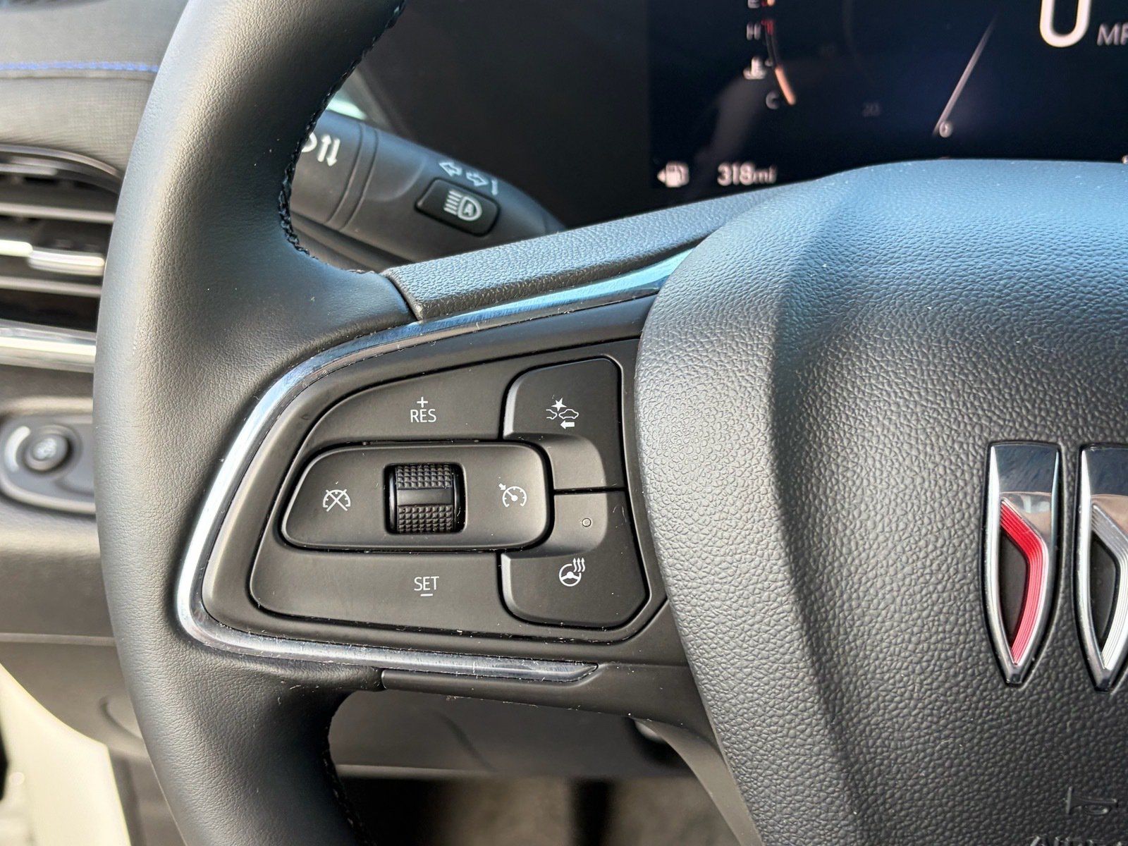 Used 2025 Buick Envista Sport Touring w/ Convenience I Package FWD image 16
