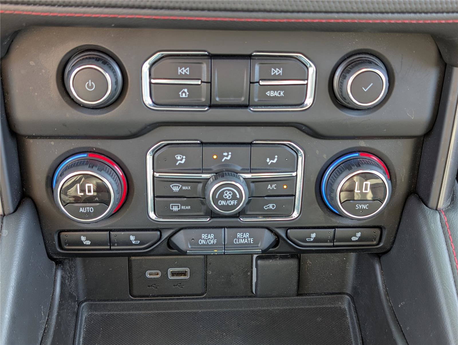 Used 2021 Chevrolet Tahoe RST w/ Luxury Package image 29