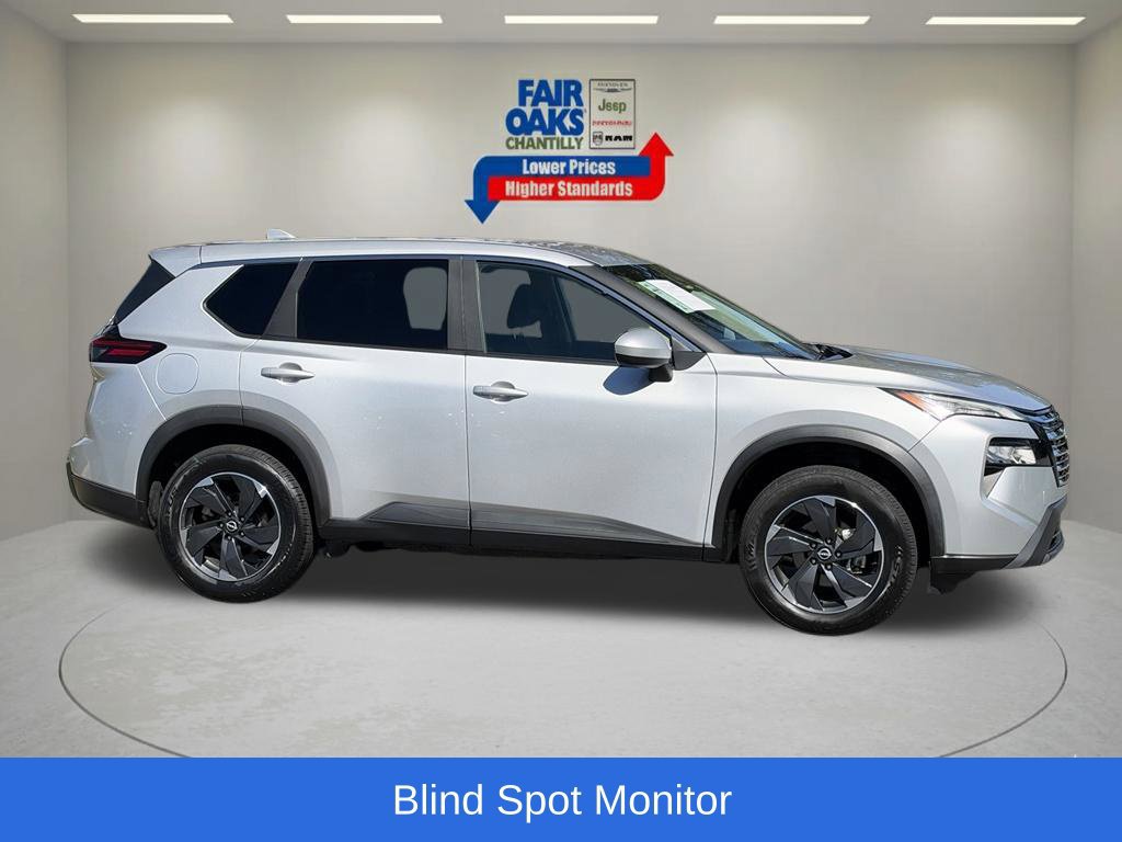 Used 2024 Nissan Rogue SV FWD image 6