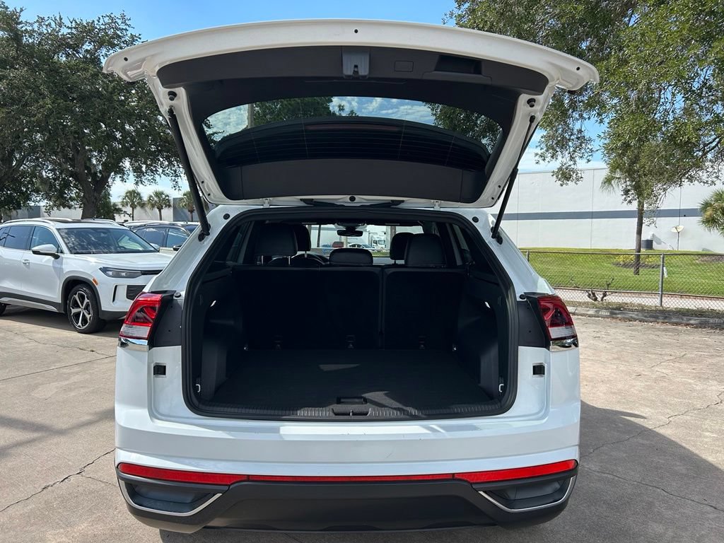 Used 2024 Volkswagen Atlas Cross Sport SE FWD image 44