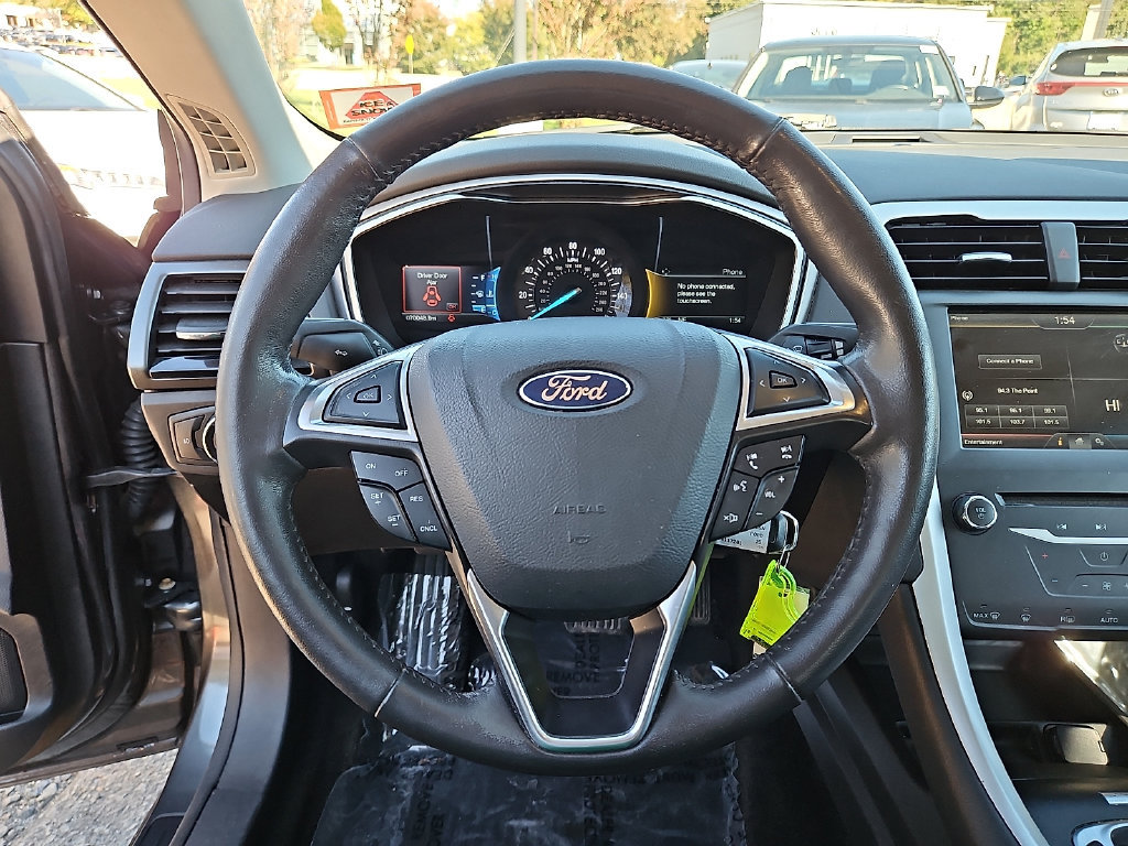 Used 2015 Ford Fusion SE FWD image 20