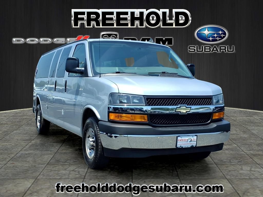 Used 2018 Chevrolet Express 3500 LT w/ LT Preferred Equipment Group RWD image 1