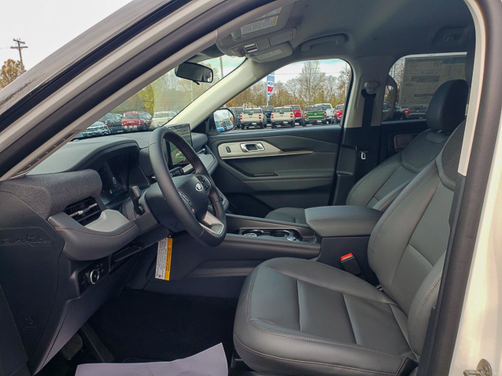 New 2026 Ford Explorer Active w/ Active Comfort Package image 7