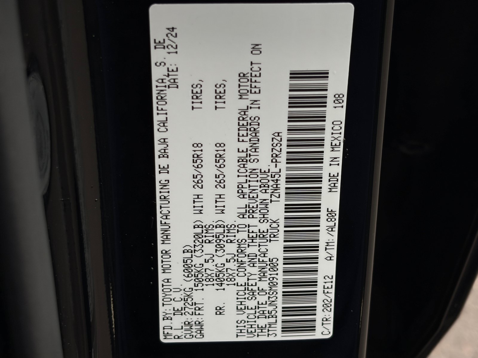 Used 2025 Toyota Tacoma TRD Sport w/ TRD Sport Upgrade Package AWD/4WD image 34