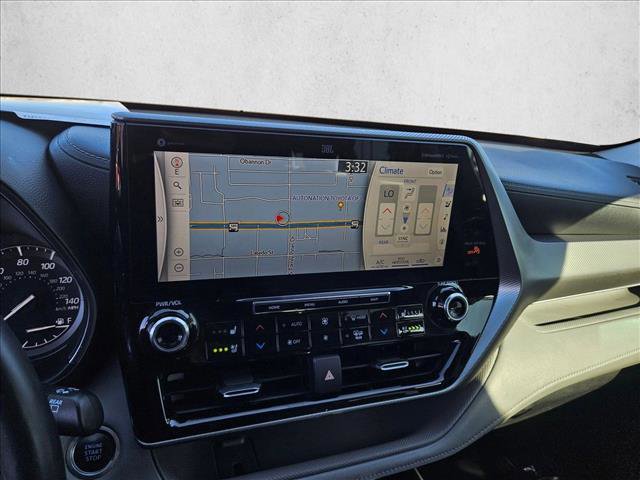 Used 2020 Toyota Highlander Platinum image 12